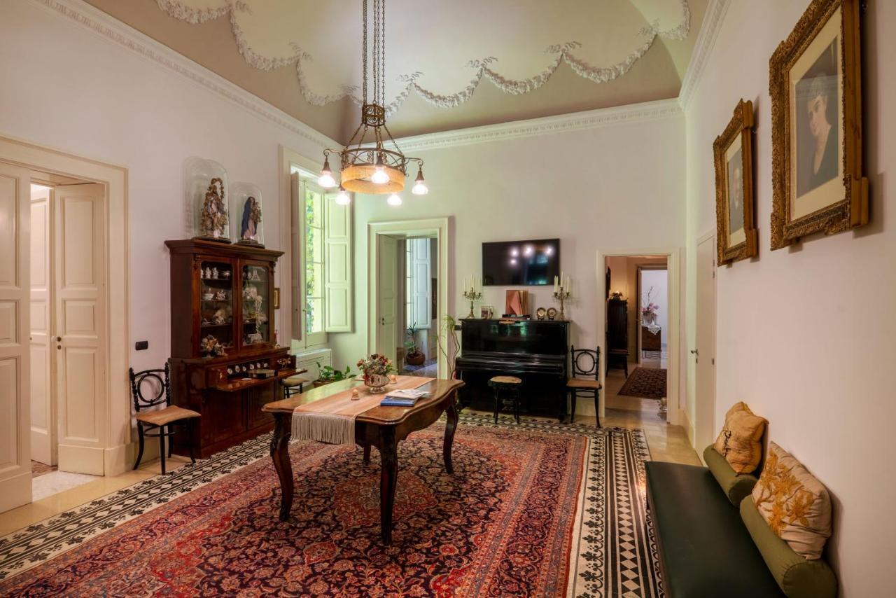 Palazzo Rollo Bed & Breakfast Lecce Luaran gambar